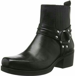 NWOB Vagabond Ariana Harness Ankle Boot